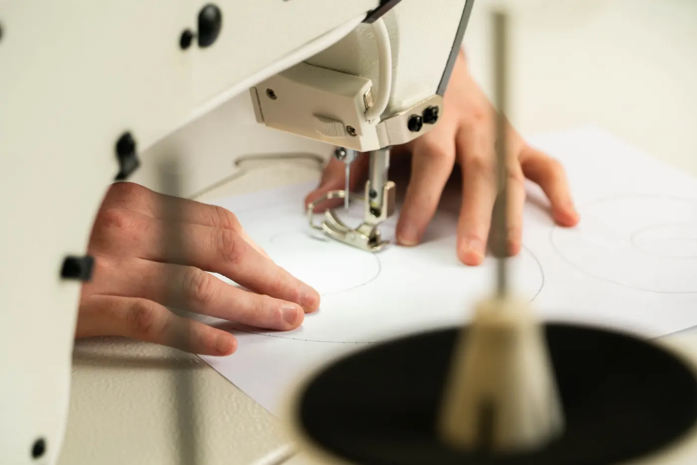 Couture sur machine à partir d'un patron